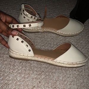 Le Chateau studded espadrille sandal NWT